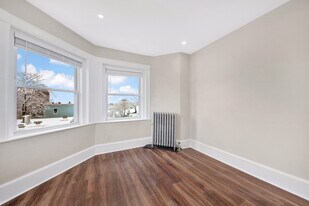 105 School St, Unit 3 in Boston, MA - Building Photo