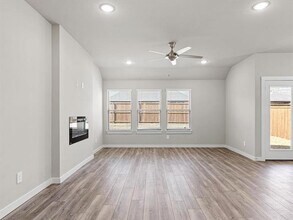 643 Olympic Wy in Red Oak, TX - Building Photo - Building Photo