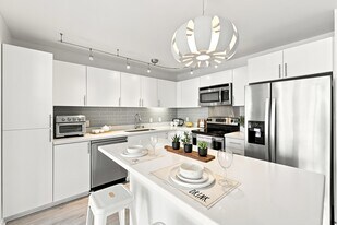 888 Kapiolani Blvd in Honolulu, HI - Building Photo