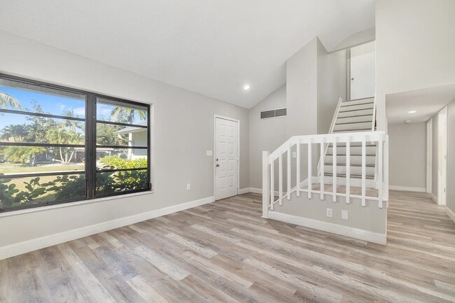 928 Laurel Ave in Venice, FL - Building Photo - Building Photo