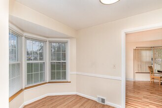 110 Homestead Dr in Wood Dale, IL - Building Photo - Building Photo