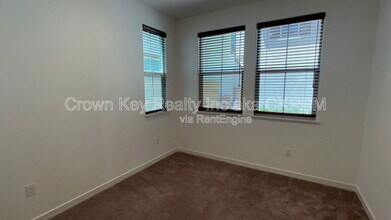 155 E Ramsey Dr in Tracy, CA - Building Photo - Building Photo