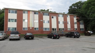 Mount Vernon Gardens Apartments in Omaha, NE - Foto de edificio - Building Photo