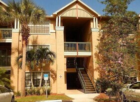 7667 N Wickham Rd, Unit 724 in Melbourne, FL - Building Photo