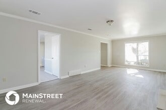 7172 Market Square Dr in Memphis, TN - Foto de edificio - Building Photo