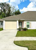 801 S Audubon Pl Ave in Gonzales, LA - Building Photo