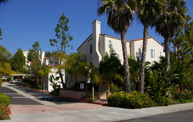 2918-2924 Luciernaga St in Carlsbad, CA - Foto de edificio - Building Photo