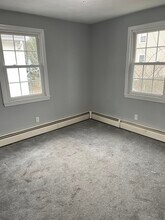 72 Sterling St, Unit Unit #2 in Pawtucket, RI - Building Photo - Building Photo