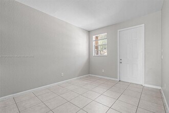623 NE 21st Terrace in Homestead, FL - Building Photo - Building Photo
