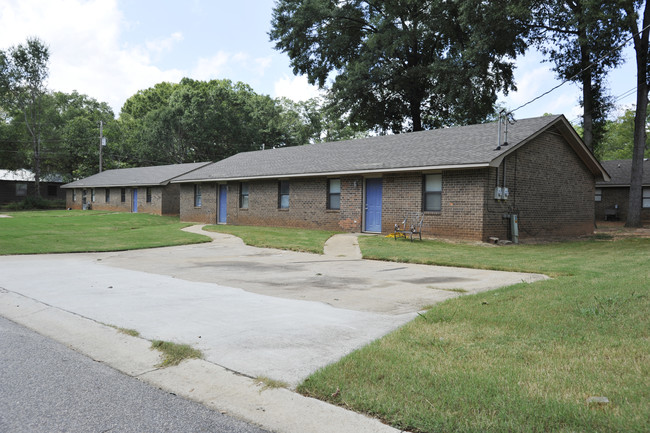 406 Wall St in Monroe, GA - Building Photo - Building Photo