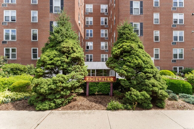 7 4th St in Stamford, CT - Building Photo - Building Photo