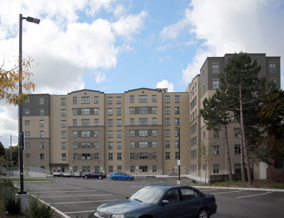 Regent Student Living in St Catharines, ON - Building Photo