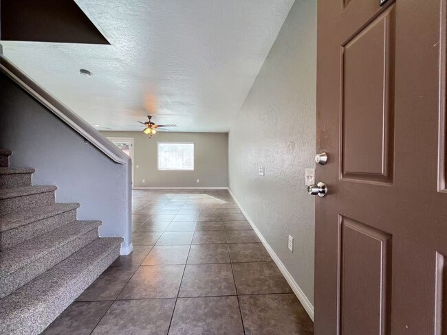 8939 W Agate Ave in Las Vegas, NV - Building Photo - Building Photo