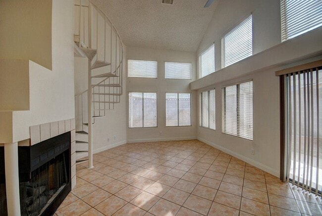 6549 Lemitar Dr in Las Vegas, NV - Building Photo - Building Photo