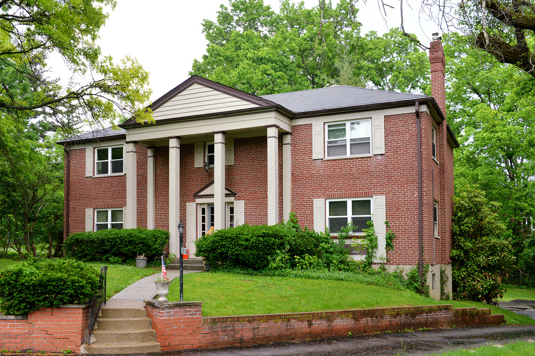 1814 Beacon St in Cincinnati, OH - Building Photo