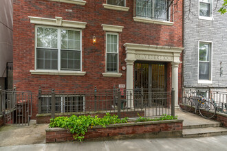 636 Leonard St in Brooklyn, NY - Building Photo - Building Photo