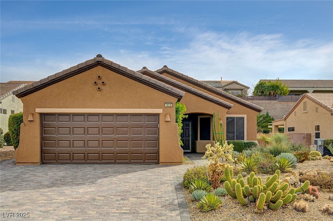 1612 Wellington Springs Ave in Henderson, NV - Building Photo