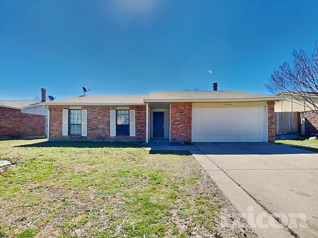 1609 Santa Fe Trail in Grand Prairie, TX - Building Photo - Building Photo