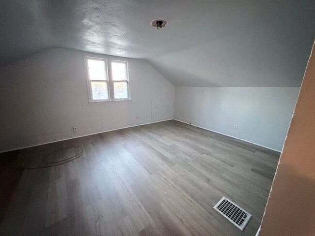 2321 Dupont St in Sioux City, IA - Building Photo - Building Photo