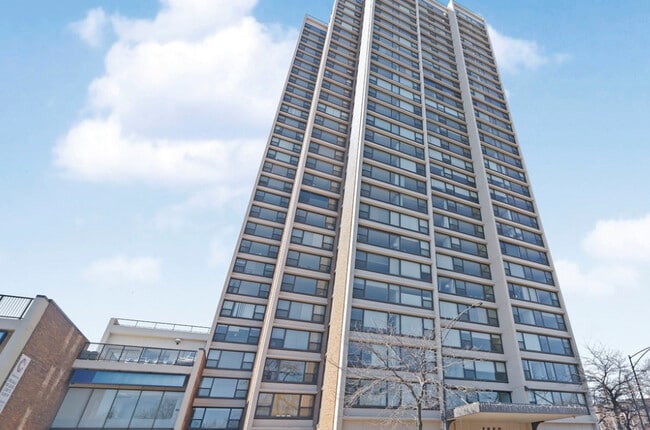 property at 1850 N Clark St