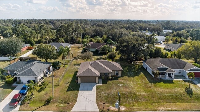 1224 Bayou St E in Lehigh Acres, FL - Building Photo - Building Photo