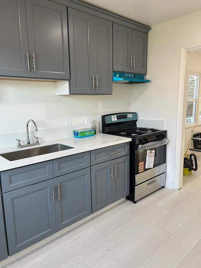 476 Woodbury Rd in Pasadena, CA - Building Photo - Building Photo