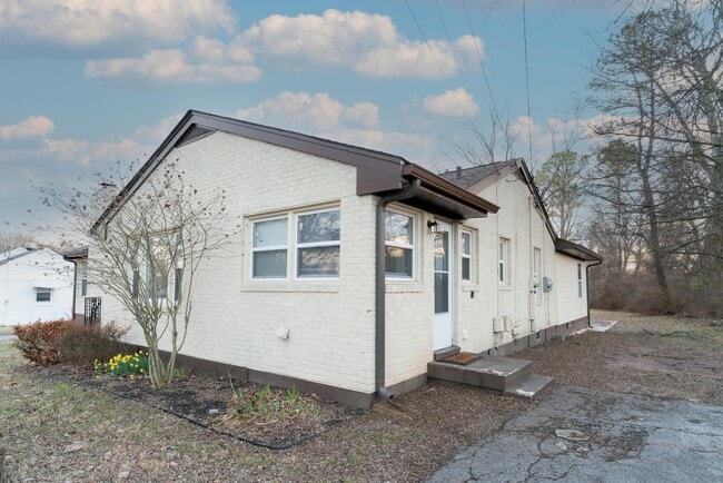 118 Stewarts Ferry Pike, Unit B in Nashville, TN - Building Photo - Building Photo