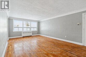 145 North Service Rd E in Oakville, ON - Building Photo - Building Photo