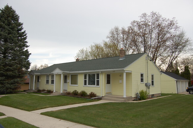 306 5th St, Unit 308 in Sheboygan Falls, WI - Building Photo - Building Photo
