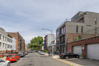 Madison Lofts in Brooklyn, NY - Foto de edificio - Building Photo