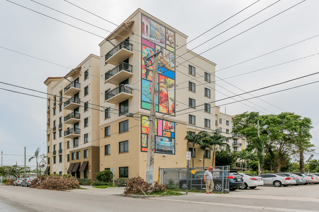 Amistad Apartments in Miami, FL - Building Photo