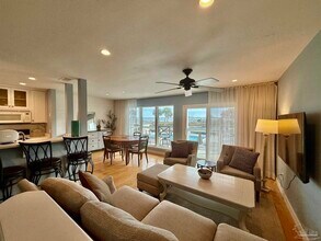 200 Pensacola Beach Rd in Gulf Breeze, FL - Building Photo - Building Photo