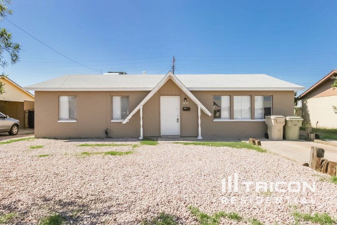 5712 N 63rd Dr in Glendale, AZ - Building Photo