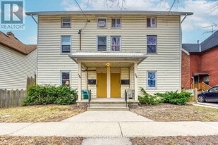 132 Forsyth St S in Sarnia, ON - Building Photo