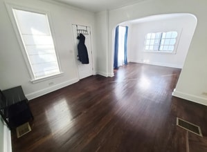 5748 W Ohio St in Chicago, IL - Building Photo - Building Photo
