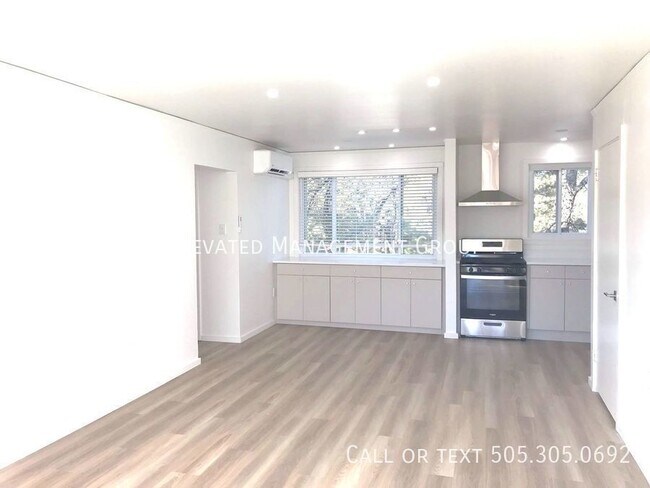 3811 Gold St, Unit 4 in Los Alamos, NM - Building Photo - Building Photo