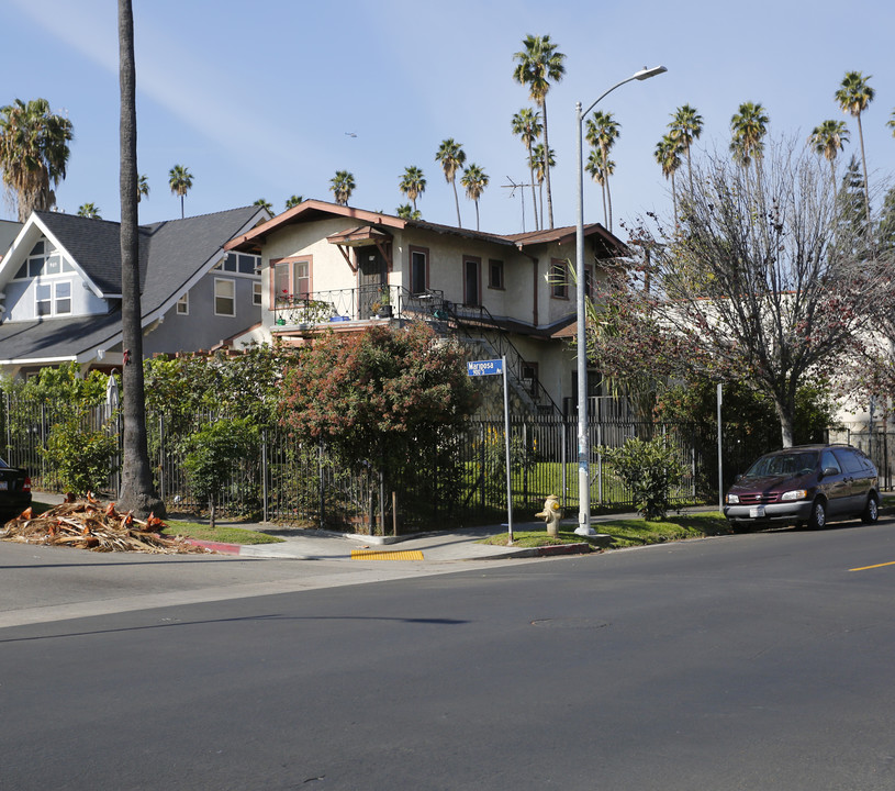 901 S Mariposa Ave in Los Angeles, CA - Building Photo