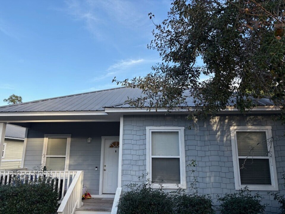 261 County Line Rd in Niceville, FL - Building Photo