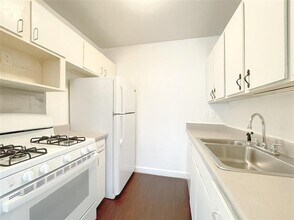 3431 N Hills Dr in Austin, TX - Foto de edificio - Building Photo