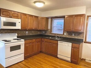 8610 W Summerdale Ave in Chicago, IL - Building Photo - Building Photo