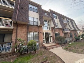 409 Hidden Village Dr in Perth Amboy, NJ - Building Photo