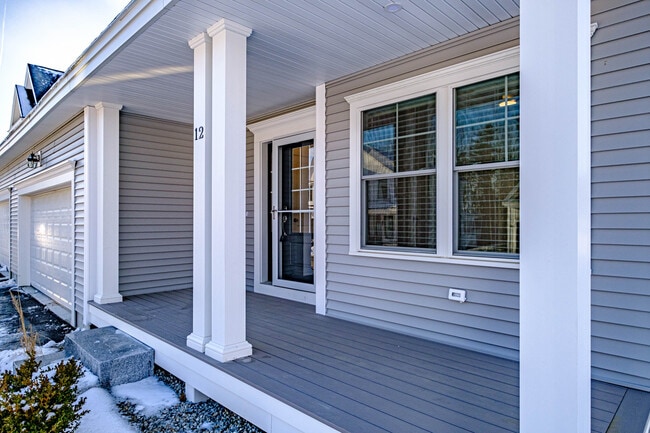 12 Paulsen Dr in Scarborough, ME - Building Photo - Building Photo