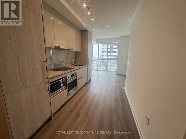 property at 225-5225 Commerce St