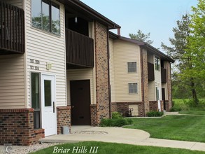 Briar Hills Apartments III in South Haven, MI - Building Photo - Building Photo