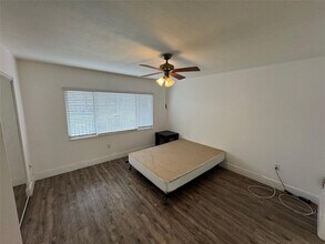 1651 SW 127th Ave in Pembroke Pines, FL - Building Photo - Building Photo