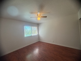 21496 Firwood in Lake Forest, CA - Building Photo