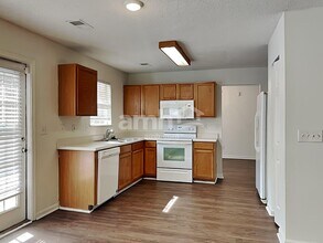 505 Kingsman Ln, Unit 602 in Easley, SC - Building Photo - Building Photo