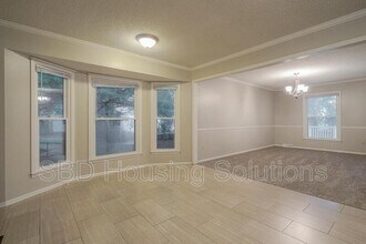 405 SE Dales Ct in Blue Springs, MO - Building Photo - Building Photo