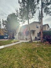 1290 NW Knoxville Blvd in Bend, OR - Building Photo - Building Photo