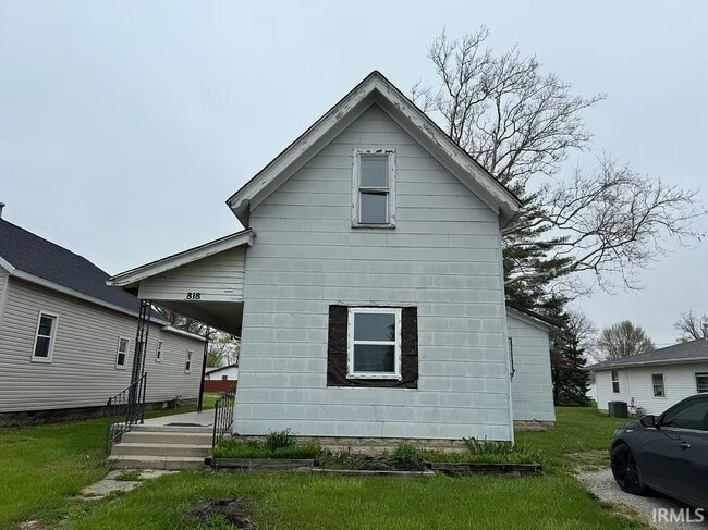 property at 818 E Main St